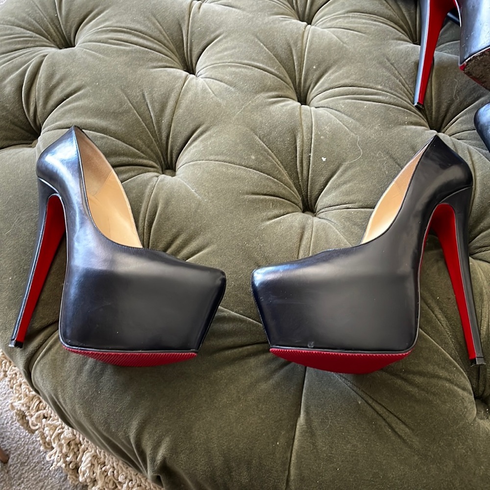 Black leather Christian louboutin size 8